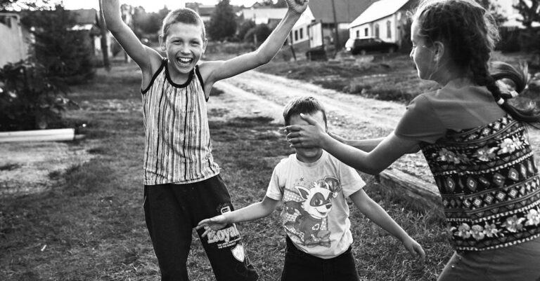 découvrez nos villages de personnages uniques, où chaque maison raconte une histoire captivante et immersive pour toute la famille.