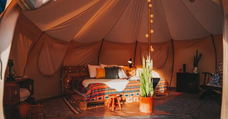 découvrez le camping de luxe alliant confort exceptionnel et nature préservée pour une expérience inoubliable.